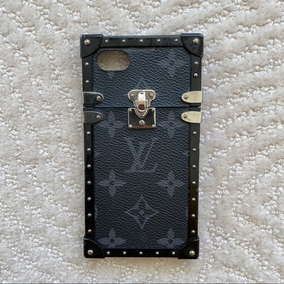 Louis Vuitton Eye Trunk for iPhone 7 - Picture 2 of 7